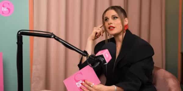 Tanza Varela defendiendo publicación junto a su familia en redes sociales