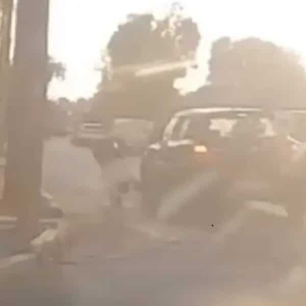 Momento del atropello en Quilicura a mujer que cruzaba con un coche de bebé