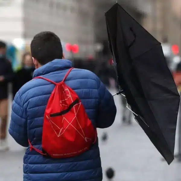 Alerta por viento con ráfagas de hasta 100 km/h en Antofagasta y Atacama