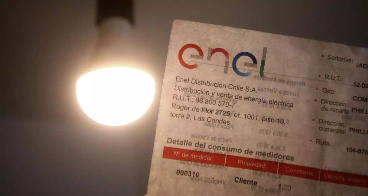 Alza cuentas de la luz desde el 1 de julio afectará de forma distinta según comuna y empresa distribuidora.