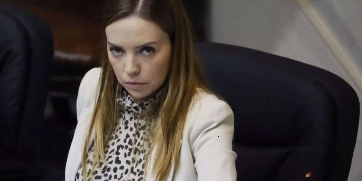 Camila Flores responde tras descargos públicos de Percy Marín
