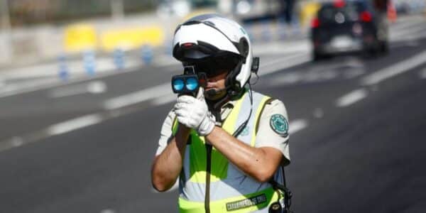 Conductora detenida en Valparaíso por intentar atropellar a carabineros durante fiscalización