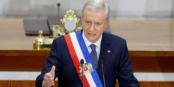 Encuesta Cadem revela aumento en aprobación de José Antonio Kast y respaldo a medida anunciada en Cuenta Pública