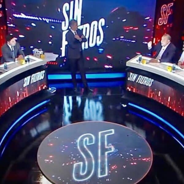 Gonzalo Feito es cuestionado por Cuchillo Eyzaguirre y panelistas tras salir de Sin Filtros