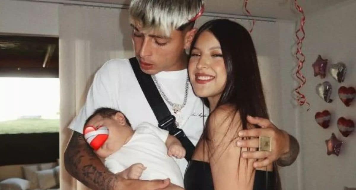 Ignacia Antonia y AK4:20 durante sus vacaciones familiares que provocaron debate en redes sociales