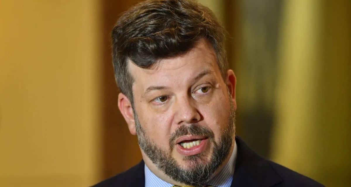 Johannes Kaiser rechaza eventual levantamiento del secreto bancario tras anuncio de Hacienda