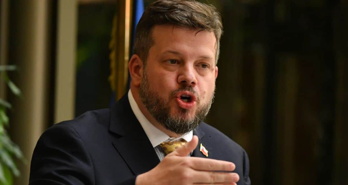 Johannes Kaiser acusó manipulación en pregunta de Cadem sobre levantamiento del secreto bancario
