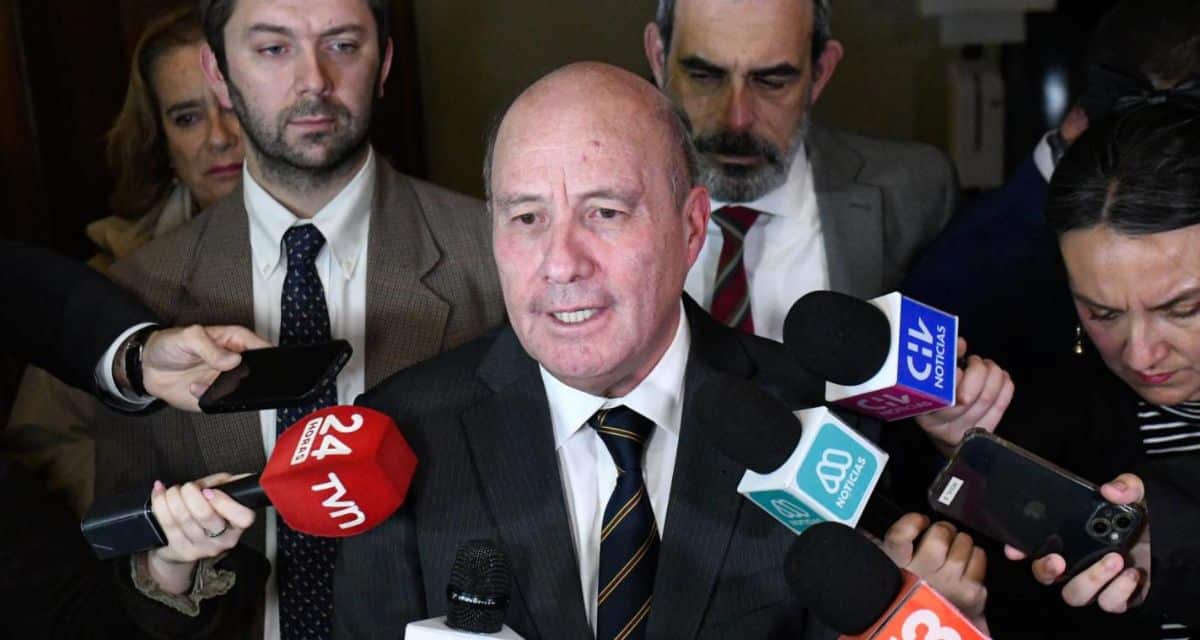 Jorge Quiroz reconoce ajuste en meta de crecimiento del Gobierno durante exposición en el Senado