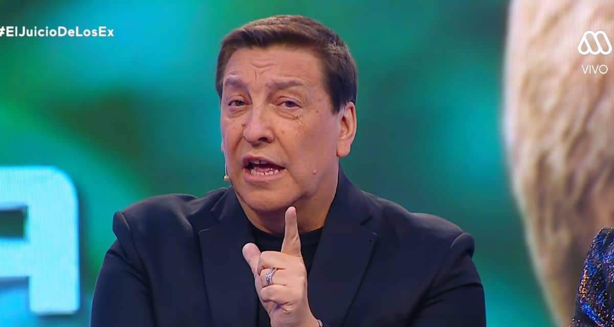 Julio César Rodríguez durante su advertencia sobre inteligencia artificial en Mega