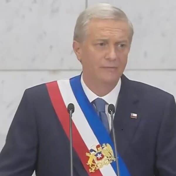 Kast defiende recortes fiscales y beneficios sociales en Cuenta Pública 2026