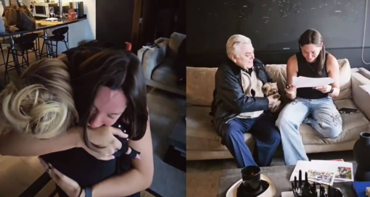 Kel Calderón recibe de regalo a Fargo, un caballo obsequiado por sus padres