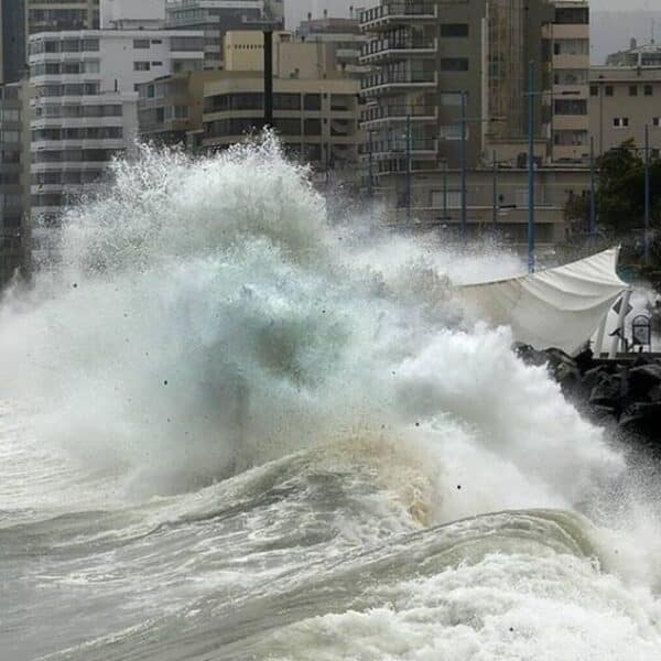 Marejadas en la costa chilena por aviso emitido desde Golfo de Penas hasta Arica