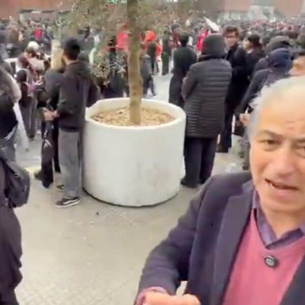 Mario Aguilar en registro de la marcha Confech cuestionado por el Gobierno