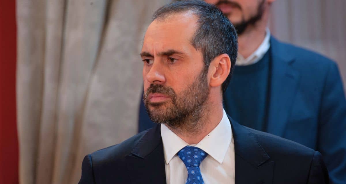 Nicolás Grau entrega declaraciones luego de la acusación constitucional aprobada