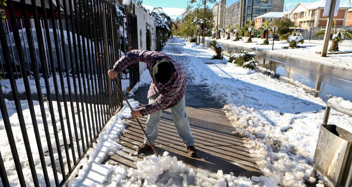 Nieve en Santiago podría registrarse en sectores cordilleranos de la Región Metropolitana este miércoles