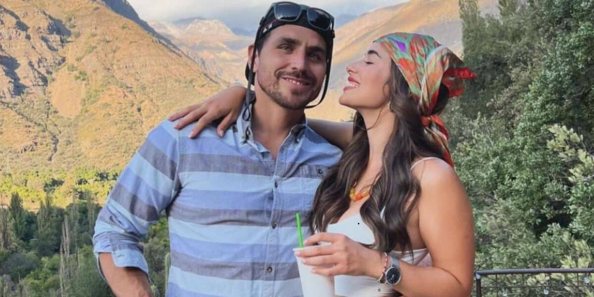 Pangal Andrade y Melina Noto posan junto a su hija Alanna durante viaje familiar por Capadocia