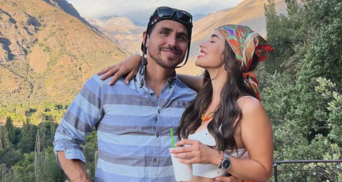Pangal Andrade y Melina Noto posan junto a su hija Alanna durante viaje familiar por Capadocia