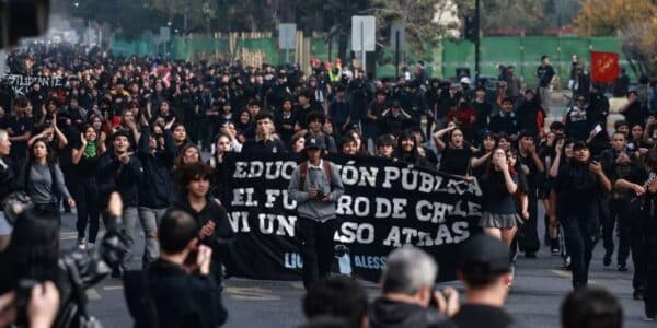 Paro nacional convocado por Confech y Colegio de Profesores para el 3 de junio