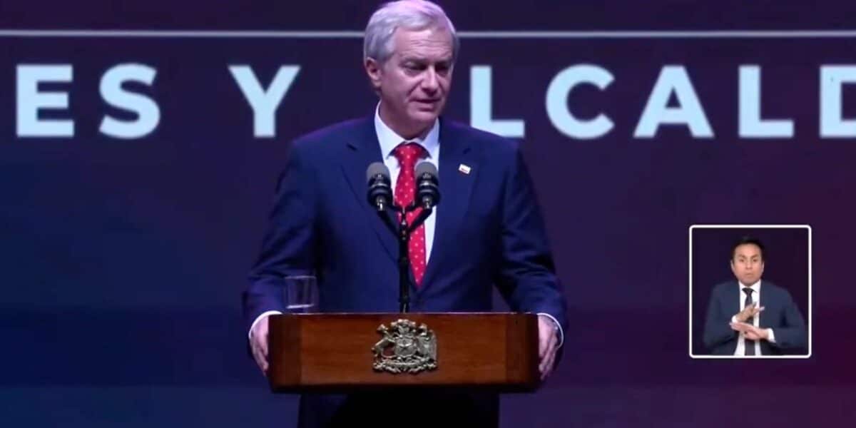 Presidente Kast responde a gritos durante el Encuentro Nacional de Alcaldes y Alcaldesas 2026