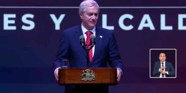 Presidente Kast responde a gritos durante el Encuentro Nacional de Alcaldes y Alcaldesas 2026