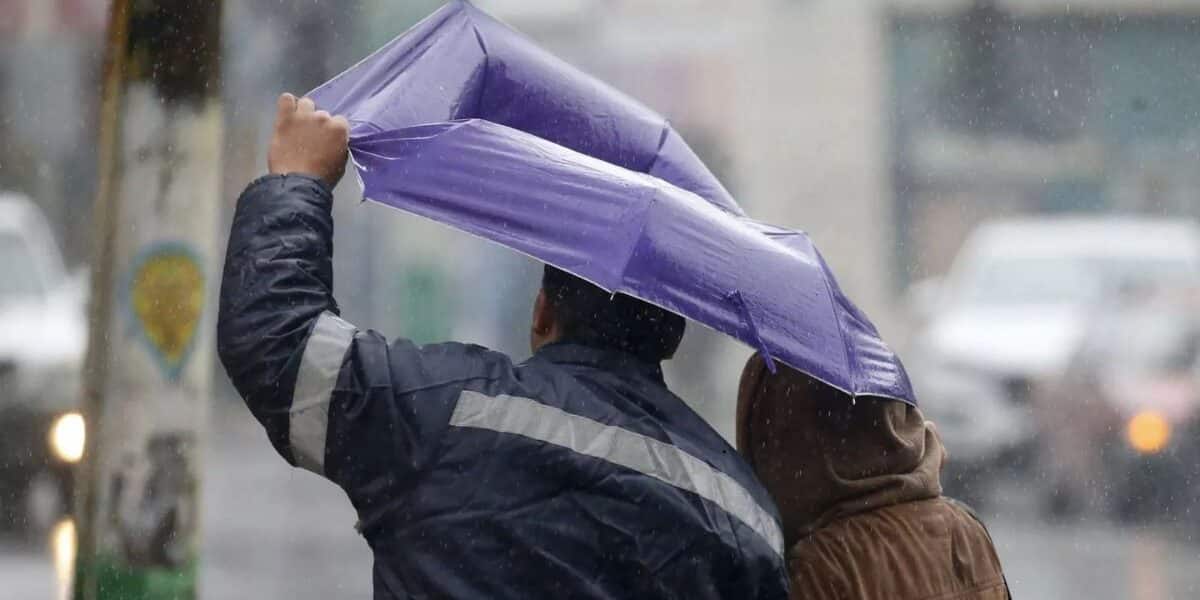 Sistema frontal llegará a Chile con lluvias y fuertes vientos en varias regiones