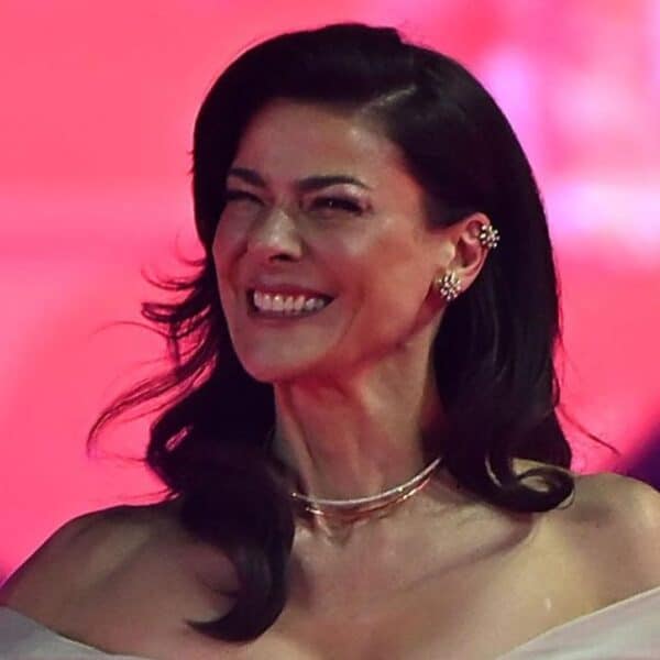 Tonka Tomicic celebra su cumpleaños número 50 con fotografías junto al mar