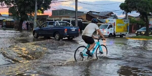 Alarma meteorológica por precipitaciones intensas en La Araucanía y Los Ríos