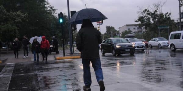 Alertas meteorológicas por sistema frontal con lluvias y fuertes vientos en Maule, Ñuble y Biobío