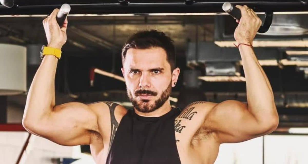 Álvaro Ballero preocupó a sus seguidores luego de publicar y borrar una foto sobre su operación