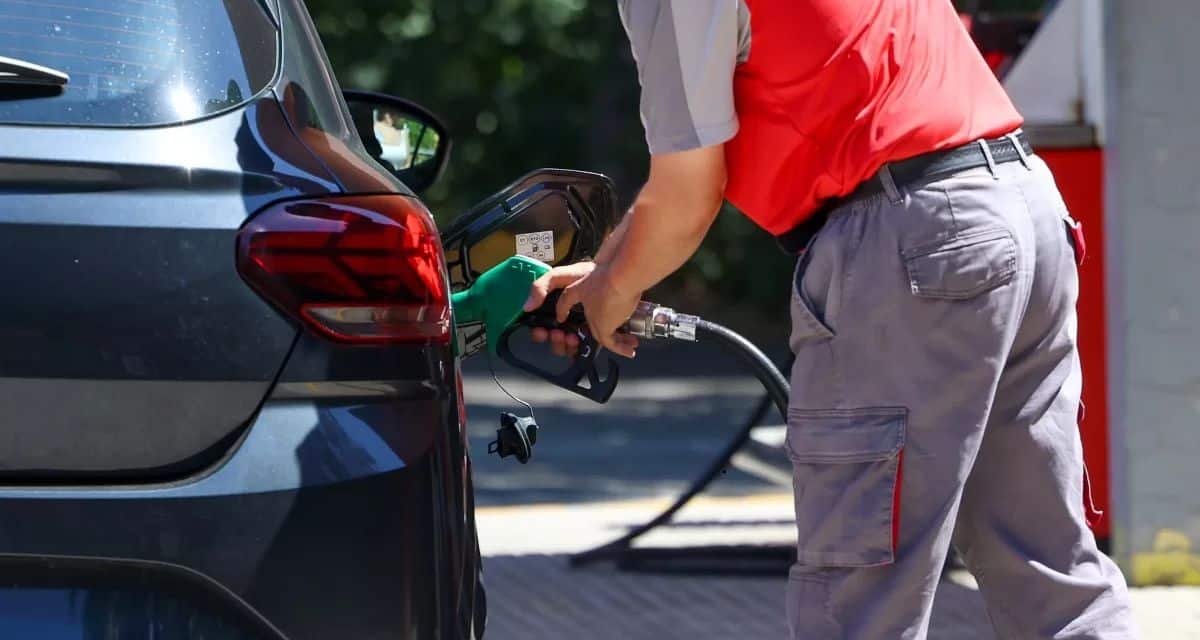 Alza de las bencinas proyectada para fines de julio en estaciones de servicio de Chile