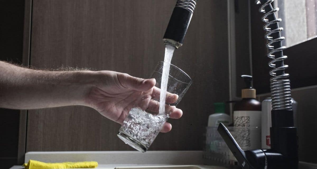 Alza en la cuenta del agua afectará a clientes de Essbio en O’Higgins, Ñuble y Biobío