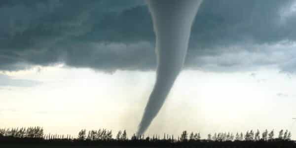 Nubes de tormenta asociadas al aviso por posibles tornados en el sur de Chile
