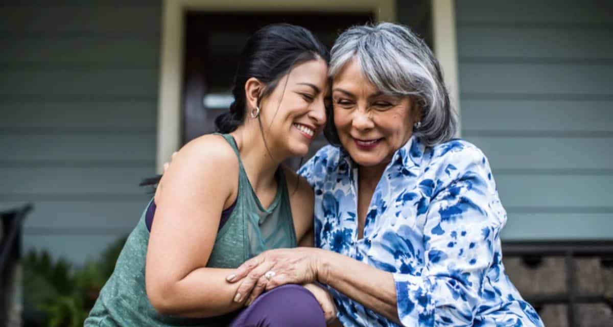 Beneficios para adultos mayores que pueden cobrarse o solicitarse durante julio en Chile