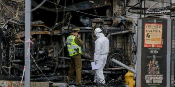Choque en Franklin entre una camioneta y un bus RED dejó siete personas fallecidas tras un incendio