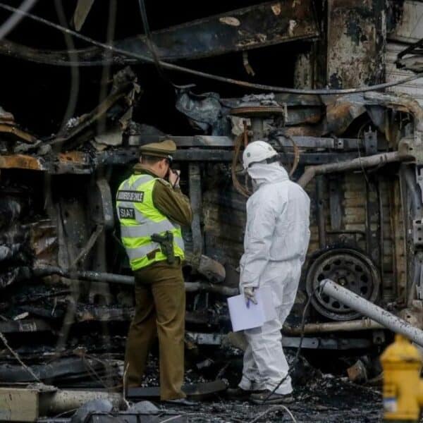 Choque en Franklin entre una camioneta y un bus RED dejó siete personas fallecidas tras un incendio