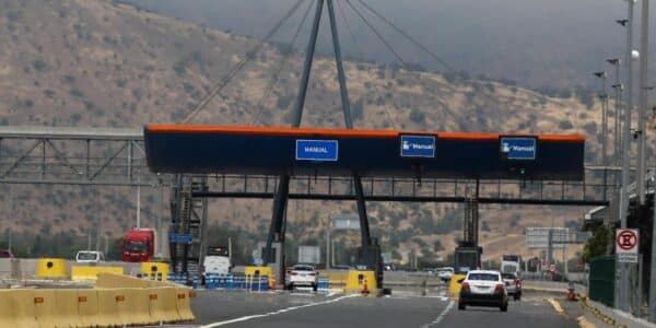Diputados impulsan revisión de concesiones de carreteras y cobros de peajes en Chile