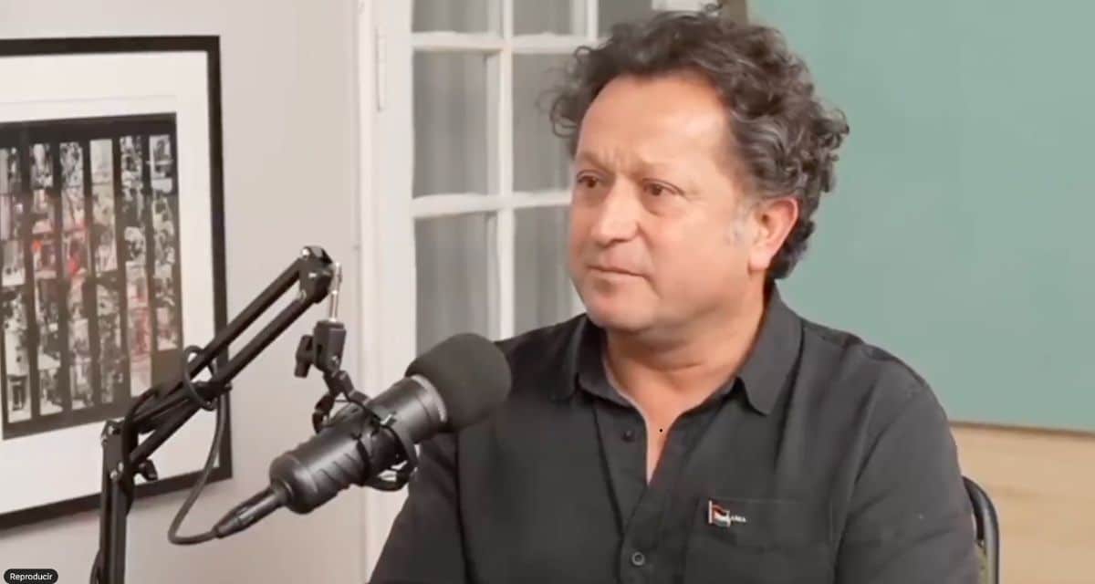 Daniel Alcaíno rompe en llanto durante entrevista por crisis en Gaza y Chile