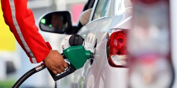 Descuento Copec de $100 por litro de bencina en estaciones adheridas de comunas seleccionadas