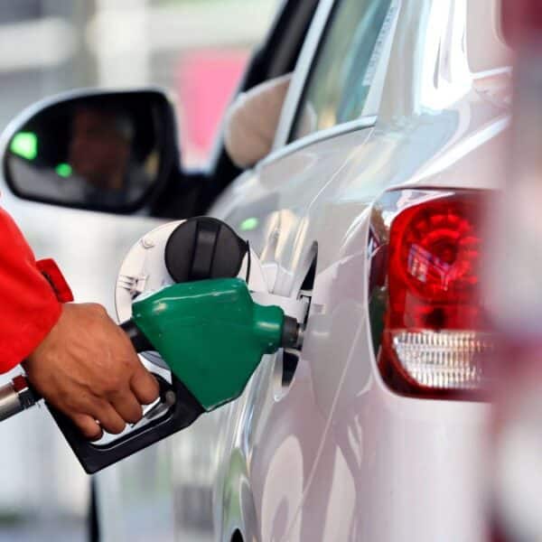Descuento Copec de $100 por litro de bencina en estaciones adheridas de comunas seleccionadas