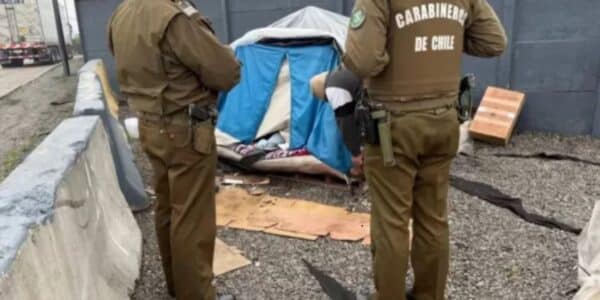 Familia venezolana en Chillán junto a bebé de 5 meses encontrada en carpa cerca de la Ruta 5 Sur