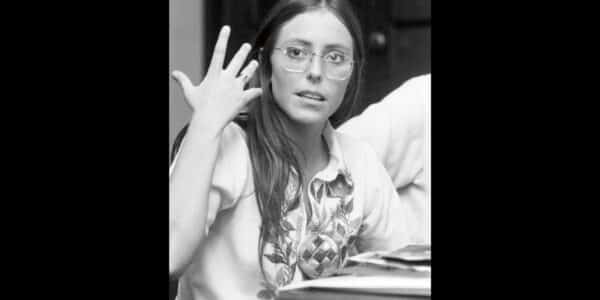 Fernanda Finsterbusch caracterizada como la joven Michelle Bachelet para la película Once