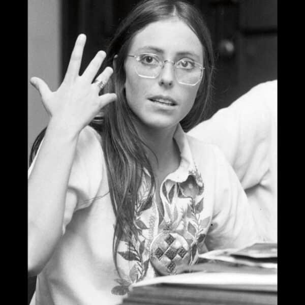 Fernanda Finsterbusch caracterizada como la joven Michelle Bachelet para la película Once
