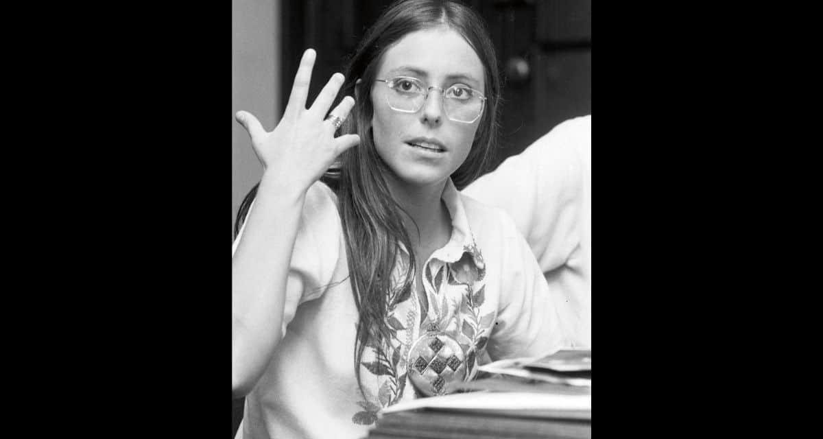 Fernanda Finsterbusch caracterizada como la joven Michelle Bachelet para la película Once