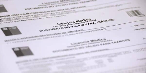 Gobierno analiza medidas para recuperar recursos por licencias médicas falsas