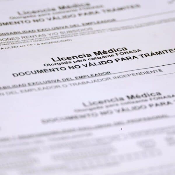 Gobierno analiza medidas para recuperar recursos por licencias médicas falsas