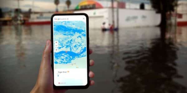 Mapa de Google Flood Hub con alertas por posibles inundaciones y crecidas de ríos en Chile