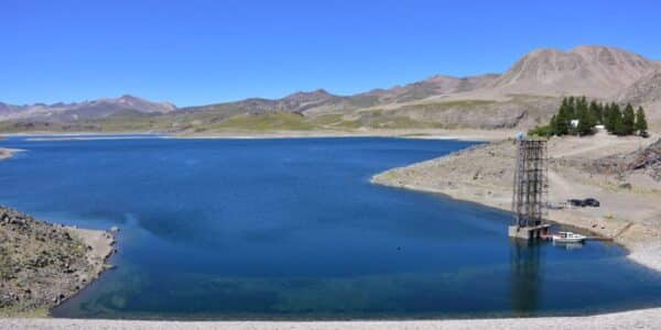 Laguna del Maule bajo monitoreo tras más de 250 sismos registrados en cuatro horas