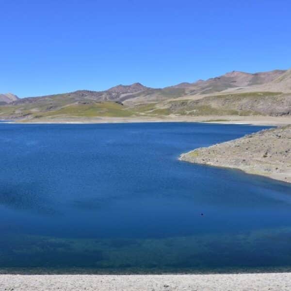 Laguna del Maule bajo monitoreo tras más de 250 sismos registrados en cuatro horas