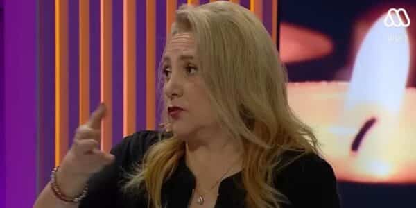 Latife Soto comparte una fotografía tomando la mano de su madre tras confirmar su fallecimiento