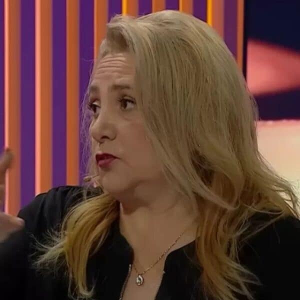 Latife Soto comparte una fotografía tomando la mano de su madre tras confirmar su fallecimiento